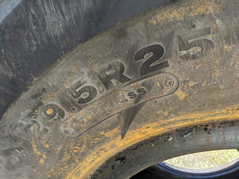 Used TIRE 70-0316 2